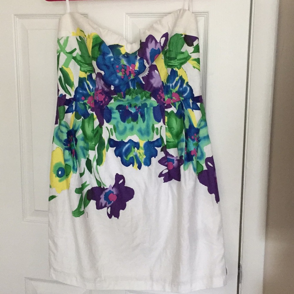 White strapless dress